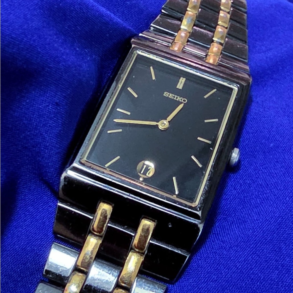 Seiko Slim Vintage 7N39-5A29 Black Gold Mens Watch